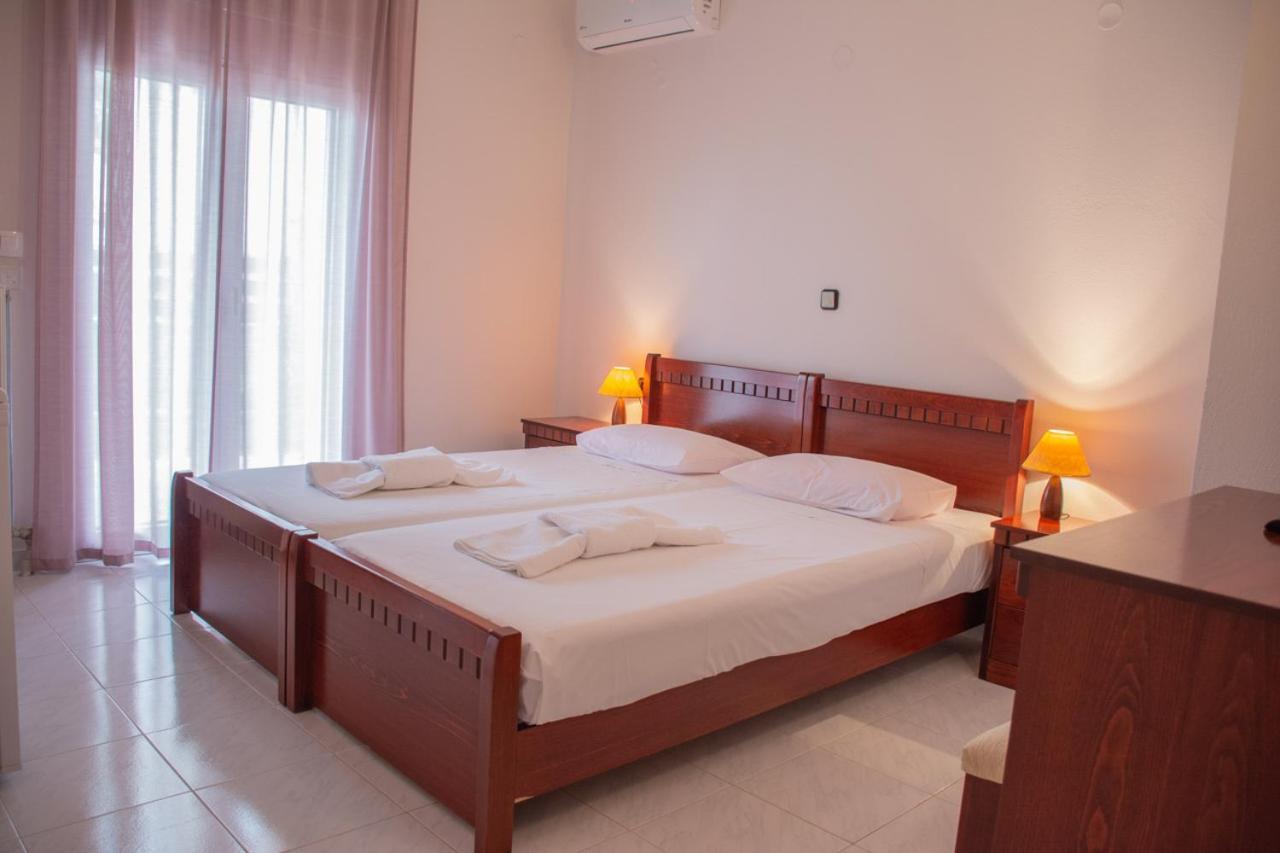 Mokos Rooms Perdika  Exterior foto